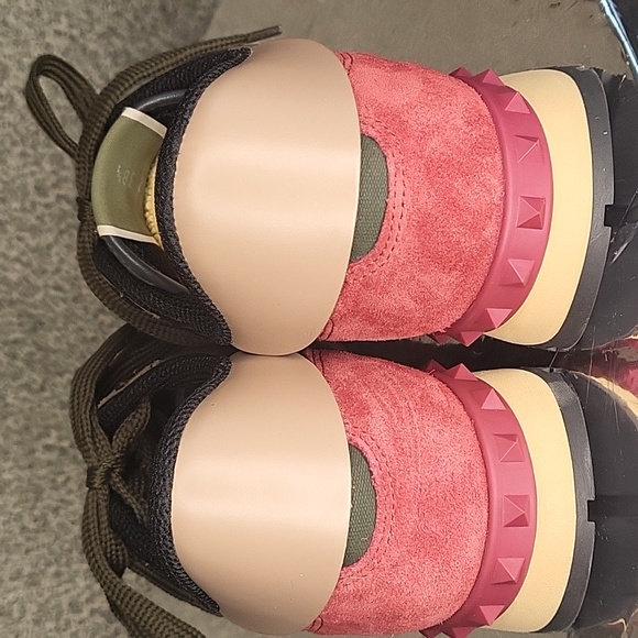 Valentino Garavani Rockrunner Sneakers - Picture 3 of 16